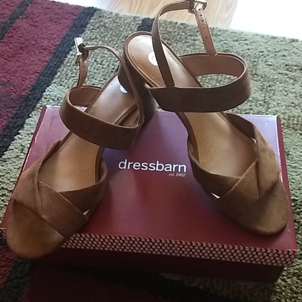 dressbarn Bali brown sandal